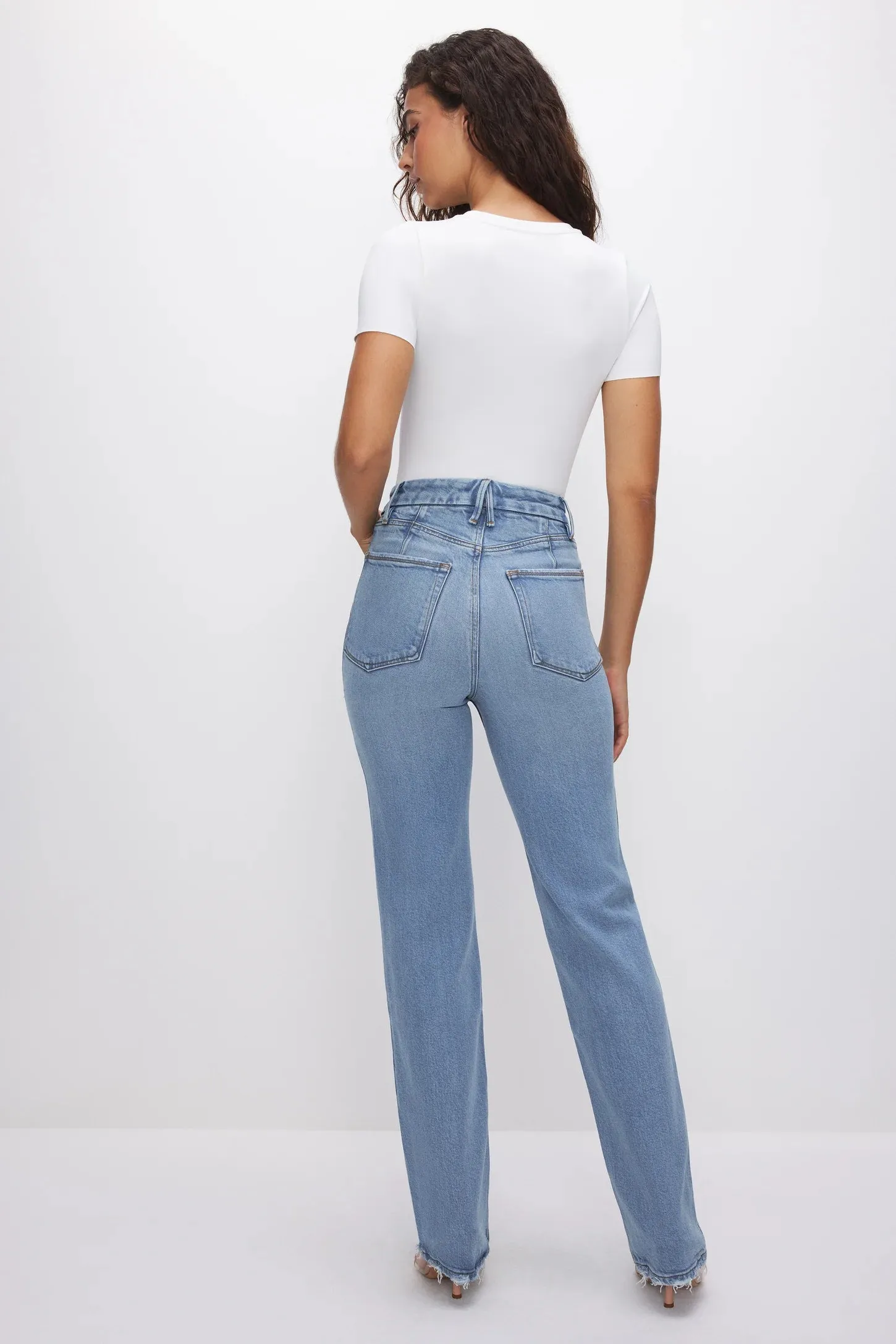 Good AMERICAN SOFT-TECH GOOD ICON STRAIGHT JEANS- Indigo510