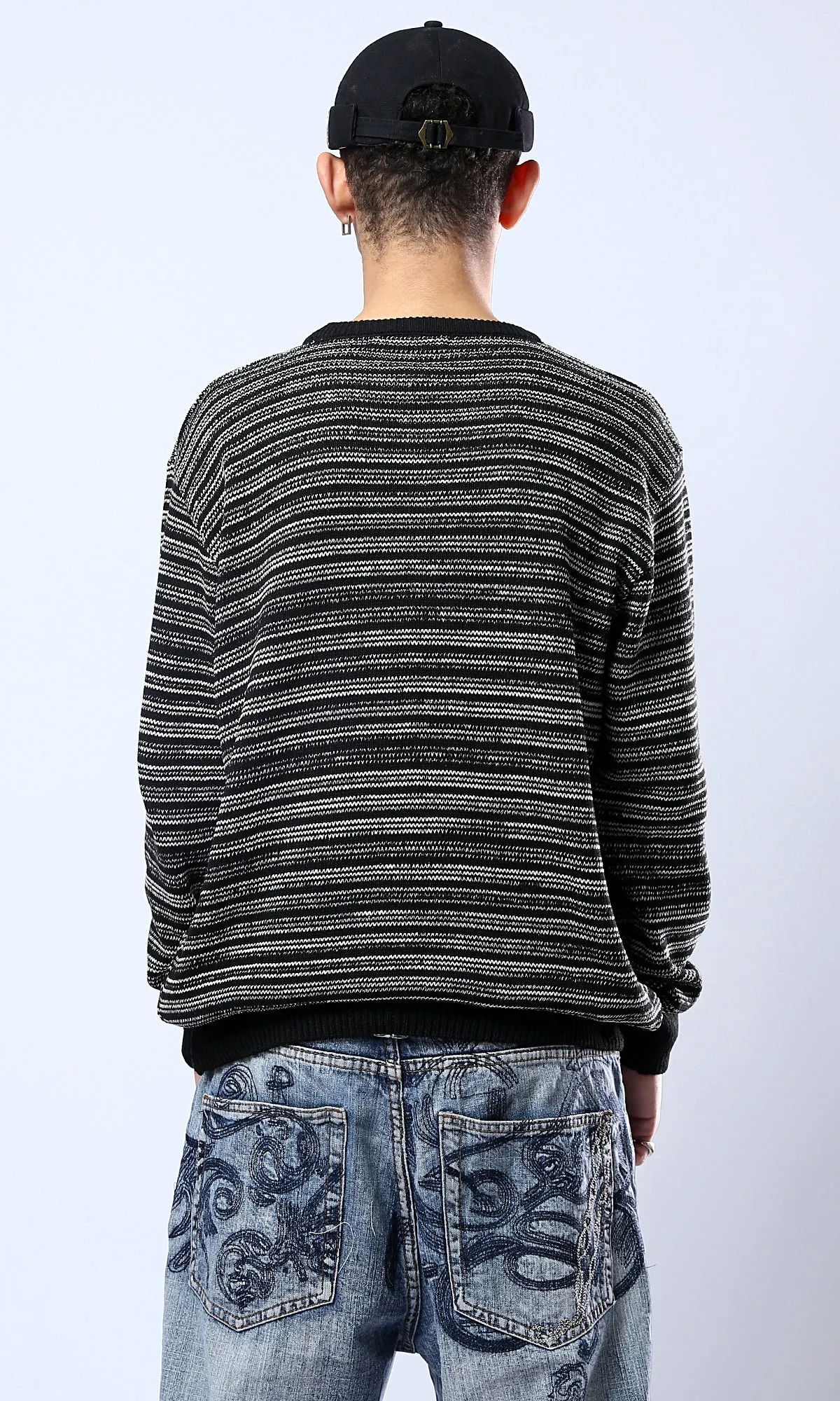 O174999 Black & White Relaxed Slip On Winter Pullover